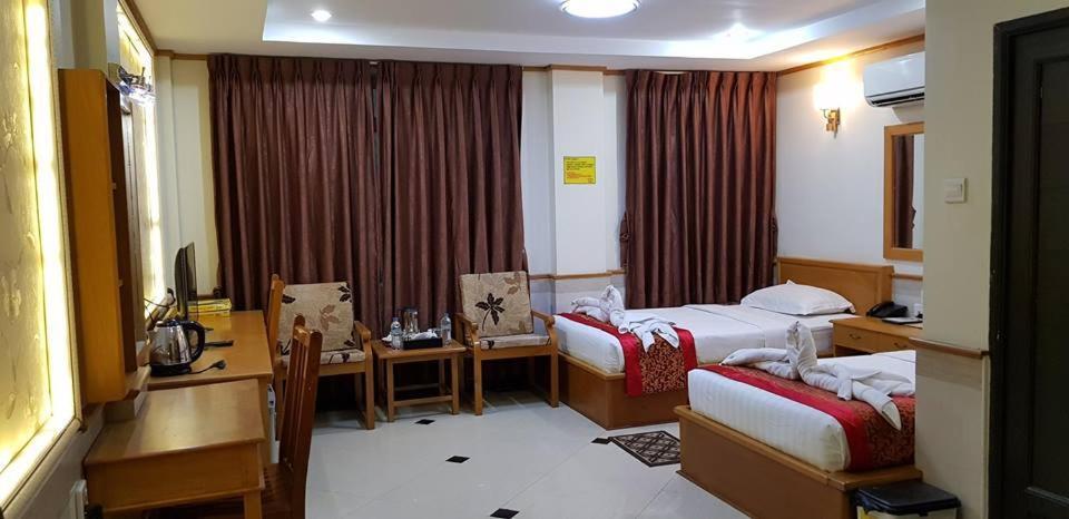 Hotel Novel Yangon Exterior photo