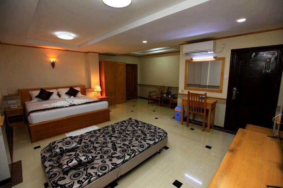 Hotel Novel Yangon Exterior photo